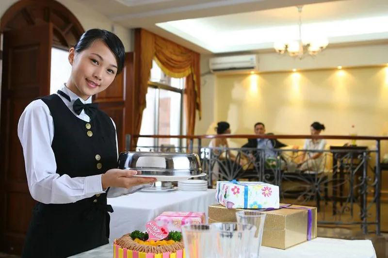 新加坡：豪華五zui酒店餐飲服務(wù)生！